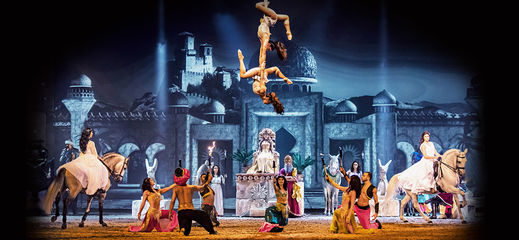 CAVALLUNA Horses, dancers and acrobats on stage
