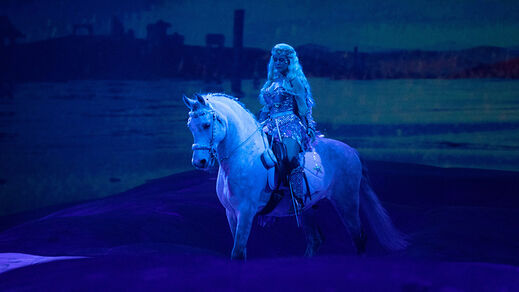 Dajana Pfeiffer : « l'Amazone de l'eau » dans CAVALLUNA - le meilleur spectacle équestre d’Europe 